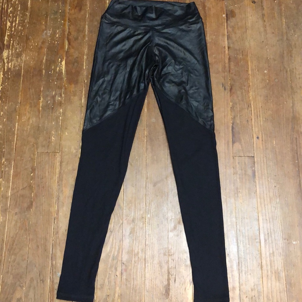 ABS2B fitness scrunch butt Faux liquid leather & mesh leggings